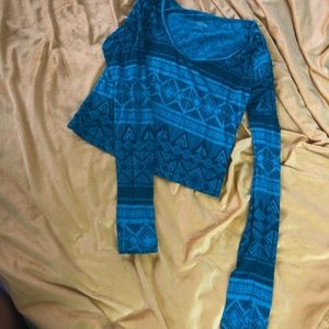 turquoise long sleeve crop top